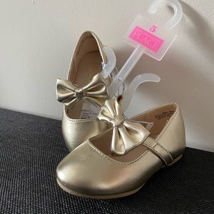 NWT Children’s Place Gold Toddler Dress Shoe w/ Bow